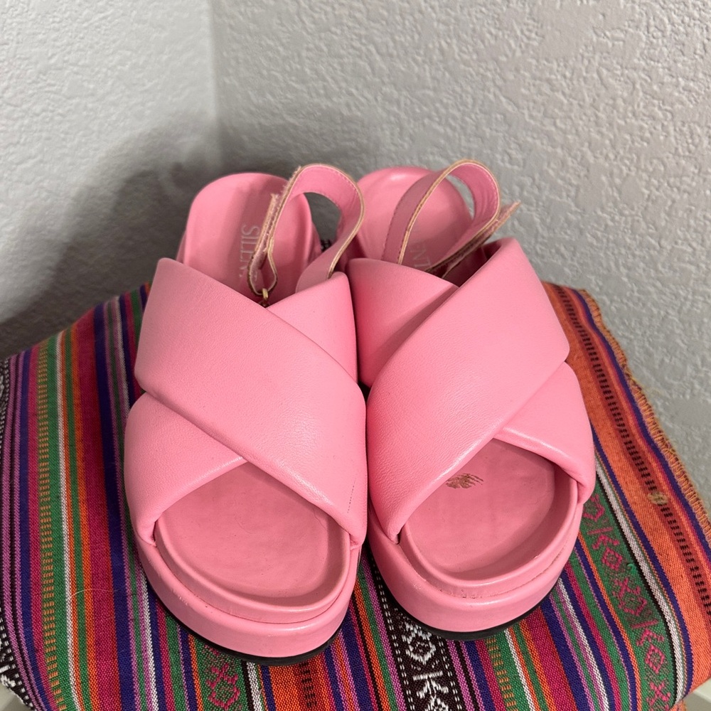 Soft Style Pink Women's Sandals